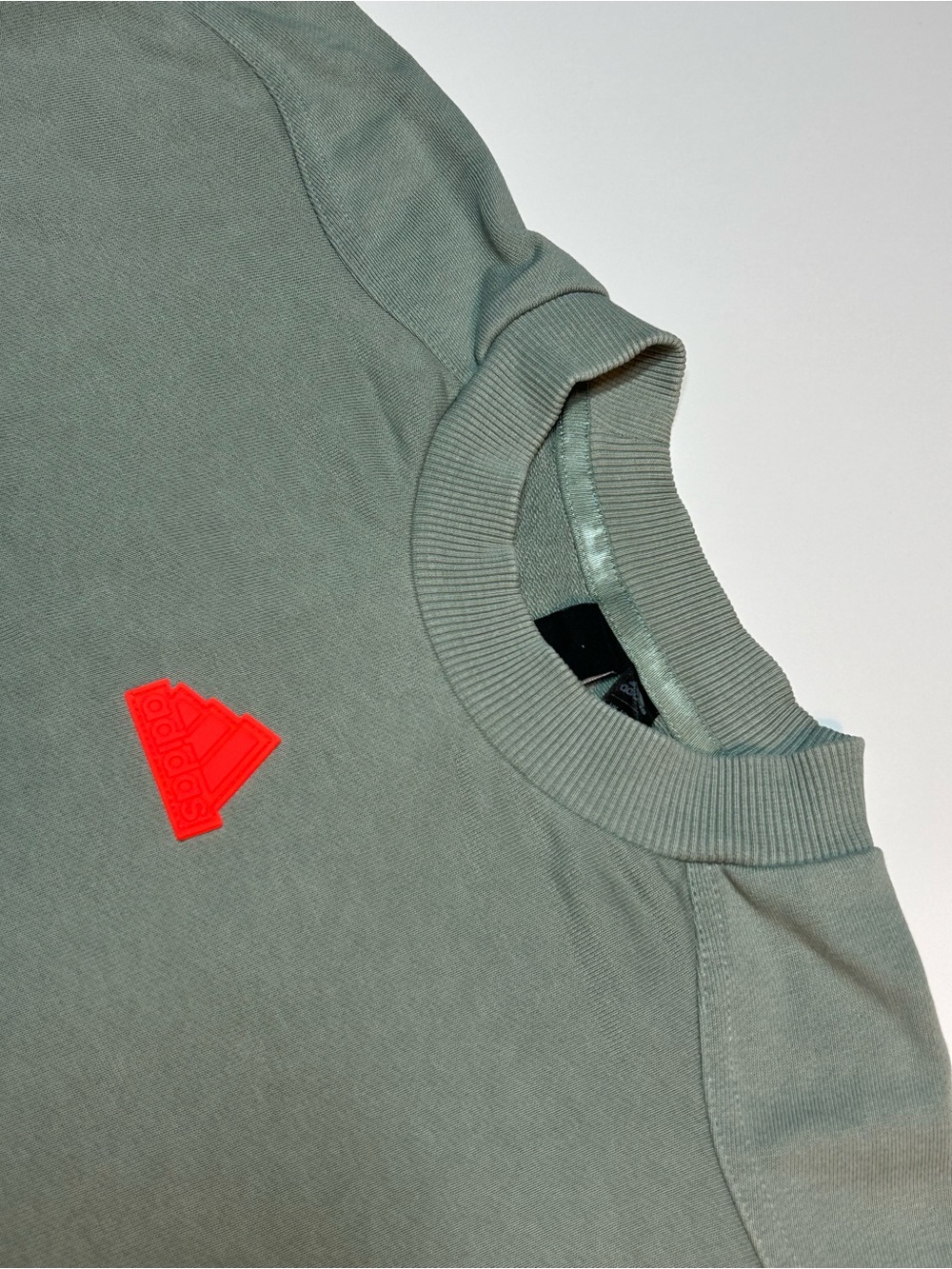 Adidas Sportswear City Escape Loose Crew Sweatshirt Silver Green Orange Logo - Picture 4 of 10